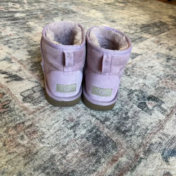 Youth’s UGG Boots Classic Mini II Sz 4 Pinkish Purple Suede Ankle Booties - Picture 3 of 12